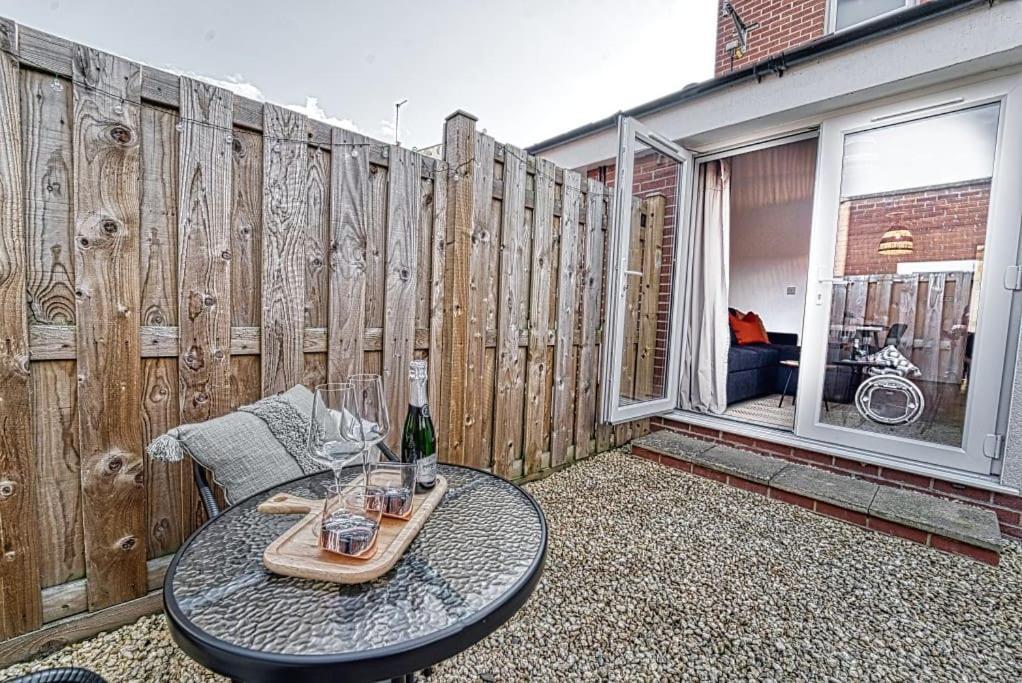 Guest Homes - Watledge House Apartment Tewkesbury Εξωτερικό φωτογραφία